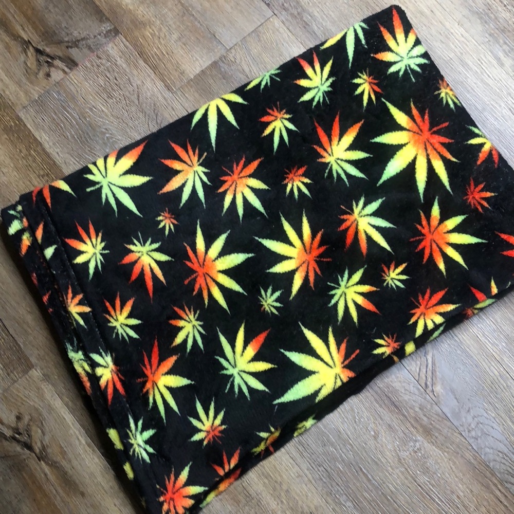 BLANKET 💚❤️🧡